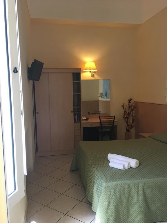 Hotel Bahia В'яреджо Номер фото